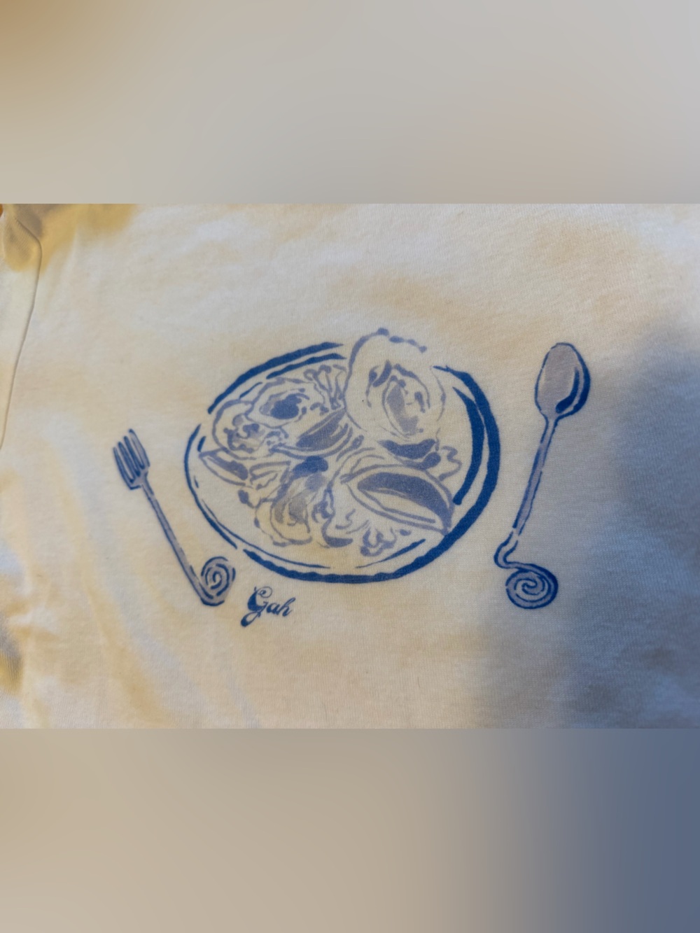 Lisa Says Gah White Short-Sleeve Tee with Blue Plate Graphic - Picture 3 of 3